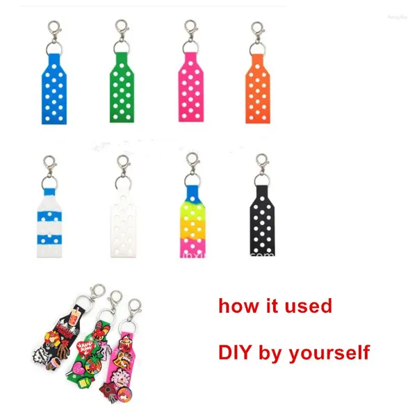 Keychains 10pcs Caucho PVC Keychain con agujero para encanto OKC009 DIY Sororidad Fraternity Divine 9 Bag Accessory Key Ring Promotion