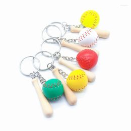 Keychains 12pcs softbal honkbal sleutelhanger mini houten vleermuis slijtage voor meisjes team sport klein formaat