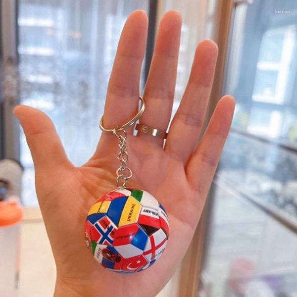 Keychains 1pc Simulation Sports Football Pendant Pendent Pays Maïs Keychain Flag Ball Chain pour les sacs de voiture Backpack Accessories Gift