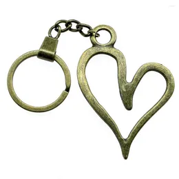 Keychains 1pcs Big Hollow Heart Charms Keychain For Women Accessoires Bijoux Men de vente en gros Taille de 30 mm