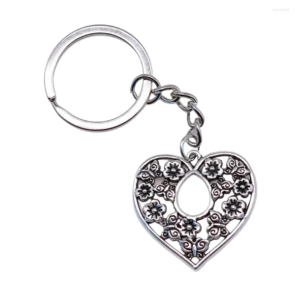 Keychains 1pcs Cœur de fleur Keychain pour les clés de voiture Téléphone Pendre des bijoux matériaux d'anneau fait à la main 28 mm