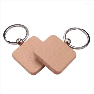 Porte-clés 50pcs bricolage blanc porte-clés en bois carré sculpté porte-clés 40 x mm