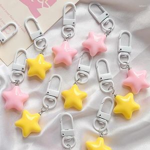 Porte-clés 50pcs / lot mignon créatif jaune rose étoile pendentif sac porte-clés pour femmes hommes porte-clés bijoux accessoires cadeau en gros