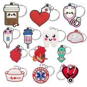 Porte-clés 50pcs PVC trousseau mignon concepteur série médicale dent seringue stéthoscope porte-clés personnalisé porte-clés pour accessoires de voiture cadeau