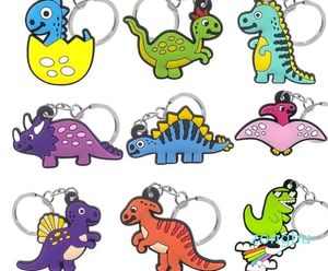 Sleutelhangers 50PCS PVC sleutelhanger schattige dinosaurus sleutelhanger groothandel kinderen anime speelgoed aangepaste sleutelhanger voor auto-accessoires schoolleraar cadeau