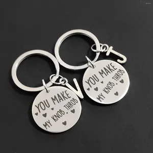 Keychains A-Z Keychain pour clés de voiture Creative Keyring en acier inoxydable Couple d'anniversaire Vous faites mon bouton palpiter les ornements d'anniversaire