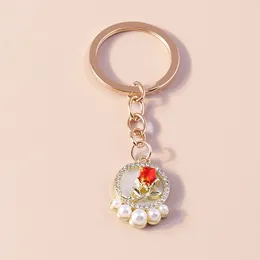 Keychains Aihua Exquisite Gold Color Crystal Pearl Camee Rose Flower Keychain voor vrouwen DIY Handgemaakte handtas Hanger Vintage sieraden Gifts