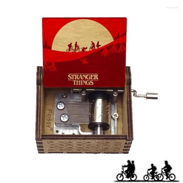 Llaveros American Famous TV Stranger Things Music Box Never Ending Story Theme Decoración con manos de madera Regalos para fanáticos Kids Toy Y257Y