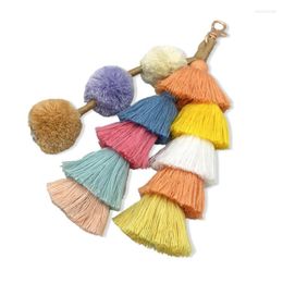 Keychains Boheemse handgemaakte tas hanger accessoires vrouwen multicolor katoenen kwast Key Chain mode sieraden charme keychainKeyChains Emel22