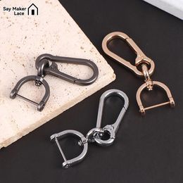 Keychains Car Keychain Creative Simple Strong Carabiner Forme Keyring Cook Crochet Homme homme unisexe Gift Auto Intérieur avec tournevis