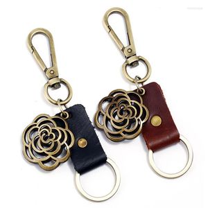 Porte-clés Charme Hommes Porte-clés En Cuir Vintage En Métal Fleur Porte-clés Mode Femmes Porte-clés Femme Voiture Sac Pendentif Bijoux Accessoires Cadeau