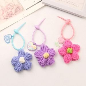 Llaveros Llavero de corazón de flor de lana colorida Llavero para mujer Regalo Lindo Kawaii Love Plant Bag Airpods Box Car Key Accessorie Joyería