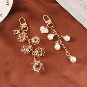 Keychains Creative Alloy Keychain Retro Imitatie Pearl Crystal Keyring Fashion Bag Metal Accessories Auto Key Holder Sieraden Cadeaus