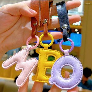 Sleutelhangers Creatieve Engelse Letter Hanger Grappig Snoep Kleur Lederen Autosleutelring Houders Vrouwen Tas Kleding Charms Accessoires