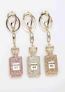 Keychains Fashion Creative Rhingestone Keychain Perfume bouteille de bouteille de clés de sac de voiture féminine PENSANT PENDANT CADEAU ANNIVERSAIRE T2209093648851