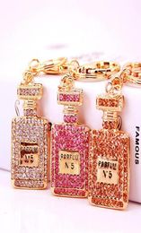 Keychains Creative Perfume Bottle Keychain Bag Charmel Crystal Renizador Rango de llave Holla de la moda Llave del automóvil Batinga1709643