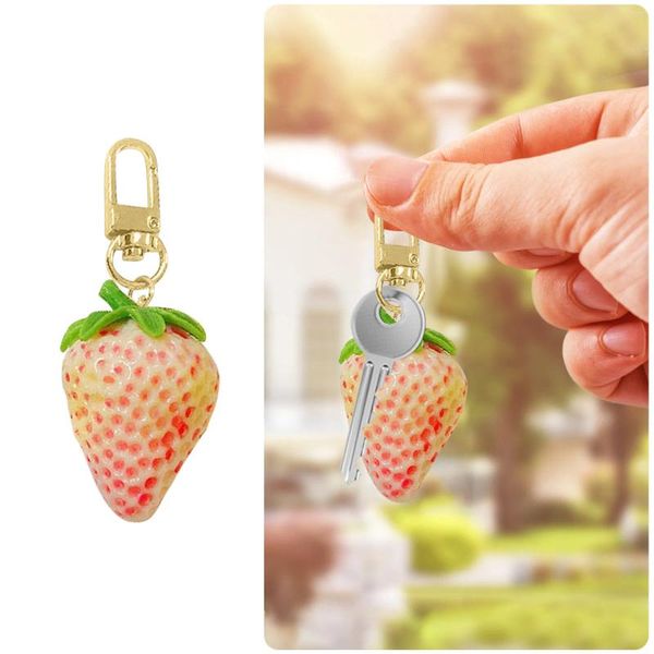 Porte-clés créatif personnalité Simulation ananas blanc fraise porte-clés fruits voiture sac pendentif accessoires décoratifs