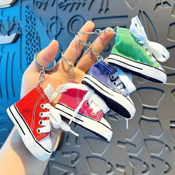 Keychains Creative Simulation Tolevas Shoe Funny Mini Shoes Shape Shape Cookingings For Men Women Car Céde Accessoires Mignon Ami Cadeaux