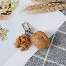 Keychains Creative Simulation Nuts Food Keychain Keyring For Women Men Men Gift Statement Funny Walnuts Bag Key Box Sieraden