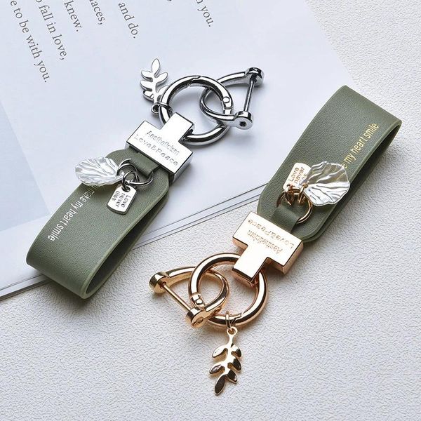 Keychains Trinket Creative French Shell Key Chain Small Fresh Pu Leather Keychain Femmes Exquise Hand Rope Car Pendant Keyring Party Gift