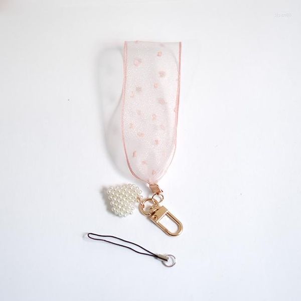 Porte-clés mignon belle perles imitées doux coeur tissu dentelle porte-clés pour femmes porte-clés anneau voiture sac pendentif breloques AirPods D607