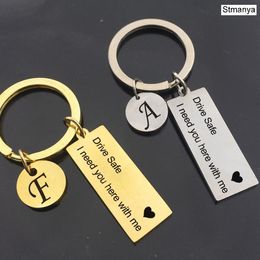 Porte-clés DIY Porte-clés A-Z Lettres anglaises Porte-clés de voiture "Drive Safe I Need You Here With Me" Couples Valentine Gift Men Women Ring