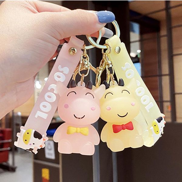 Porte-clés mode créative porte-clés pour hommes femmes lanière voiture pendentif cartable PVC colle douce mignon souriant vache porte-clésporte-clés