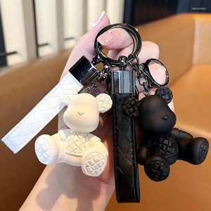 Keychains Fashion Cute Bear Doll Resin Key Chain Delicate Blaided Rope Keychain Couple Bag Car Pendant Ring Kerstcadeau