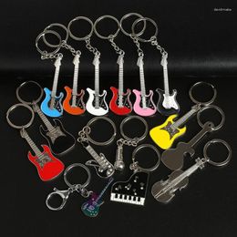 Porte-clés mode guitare forme porte-clés pendentif porte-clés sac à dos suspendus pendentifs porte-clés alliage pour filles sac à main décorations