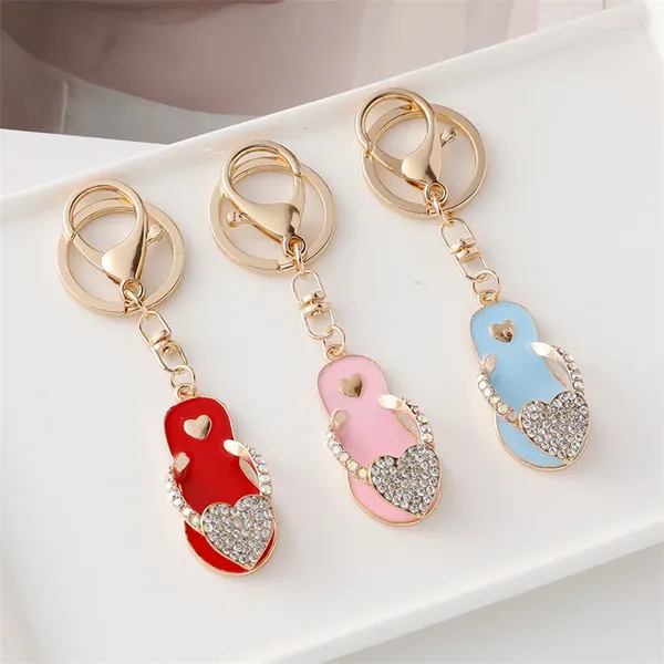 Porte-clés tongs amusantes, pantoufles en forme de cœur, pendentif en cristal incrusté de strass, porte-clés de voiture, accessoires de bijoux créatifs