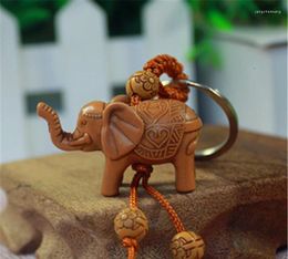 Porte-clés en bois sculpté à la main, éléphant porte-bonheur, anneau de défense du mal, pendentif, cadeaux artisanaux pour femmes et filles