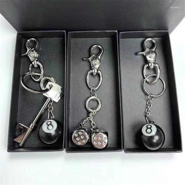 Porte-clés japonais en métal sculpté noir huit dés solide porte-clés hommes et femmes accessoires tendance cadeau pendentif mode de rue