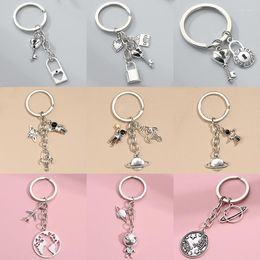 Keychains Keychain Luxe Key Chain Holder Ring Accessoires voetbal Alien Love Lock Astronaut Rocket Keyring Bag Telefoon Charme geschenken