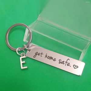 Porte-clés porte-clés Valentine Couple cadeau personnalité porte-clés en acier inoxydable créatif A-z 26 initiales anniversaire bricolage rentrer à la maison en toute sécurité