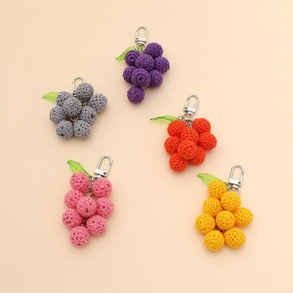 Llaveros de estilo coreano de lana tejida, llavero de uva para mujer, bolso dulce, colgante de fruta, llaveros, anillo de borla, joyería, regalo, baratija, venta al por mayor