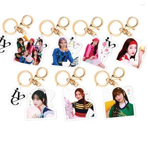 Porte-clés Kpop 1 pièces IVE porte-clés amour plongée acrylique pendentif Yujin Gaeul Wonyoung LIZ Rei Leeseo sac accessoires Fans cadeau