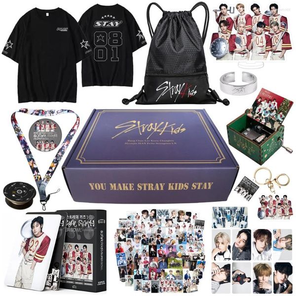 Llaveros KPOP Stray Kids Album 5 Star Gift Box Ver2 Incluye camiseta Bolsa con cordón Llavero Etiqueta Standee Pocard Music Lanyard