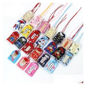 Sleutelhangers Lanyards 10 stks / set Omamori Damo Guard Zegenzak Academische Koi Vis Succes Gezondheid Jonge Hanger Sleutelhanger Drop Levering Fash Dhakp