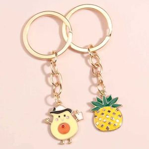 Keychains Lanyards 1set (2 stks) Leuke fruit sleutelhanger ananas ananas avocado sleutelring email ketens voor vrouwen