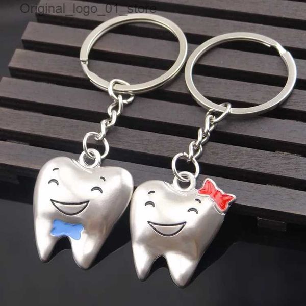 Llaveros Cordones 2019 Nuevos dientes de dibujos animados Llavero Dentista Decoración Llaveros Resina Modelo de diente Forma Llaveros Clínica dental Regalo Q231220