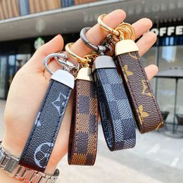 Keychains Lanyards 2021 Luxe heren taille Buckle Leather Presbyopia sleutelhanger hanger auto sleutelhang ketting ring mode paar creatief cadeau h1011