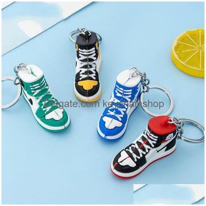 Porte-clés Lanyards 2022 Vente de nouveaux styles de baskets stéréo Bouton Pendentif 3D Mini Chaussures de basket-ball Modèle Décoration en plastique souple Gi Dhahb