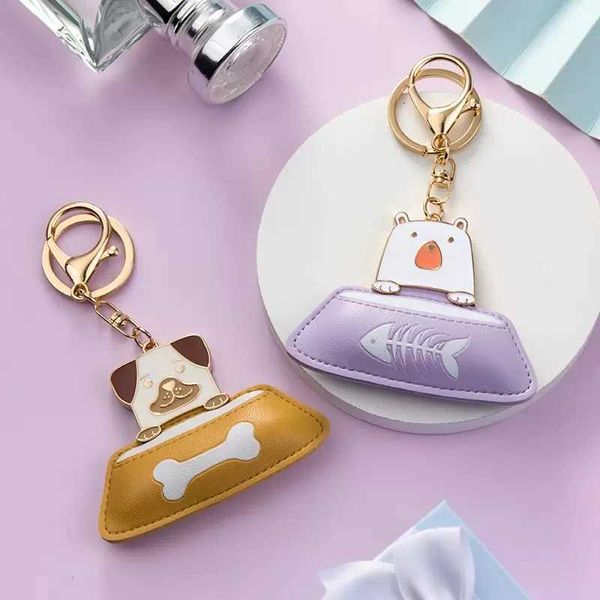 Keychains Lanyards 2023 Pet Dog Bear Souvenir Keychain Luxury Le cuir pendentif sac à dos clés charmes de carle de trèfle