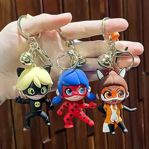 Keychains Lanyards 2024 Nieuwe Creative Anime Cat Keychain Cartoon Romil Keychain Doll CAR Backpack Hanger Keyring Decoratie Decoratie Sieraden Geschenken Q240429