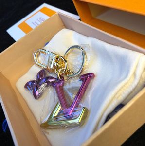 Keychains Lanyards 2024 Populaire auprès de Box Europe d'origine et des États-Unis Fashion Fashion High Quality Mens and Womens Key Chain Luxury Outdoor Key Chain Pendant