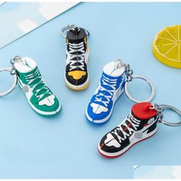Llaveros Lanyards 3D Zapatos de baloncesto para hombre Mujer Parejas Goma suave Coche Llavero Cadena Bolsa Mochila Colgante pequeño Accesorio de regalo Oten0