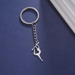 Keychains Lanyards Amaxer Stainlesee staalfiguur gymnastiek hanger Key Chain voor vrouwen sleutelhanger sieraden vriend geschenk Groothandel Y240510