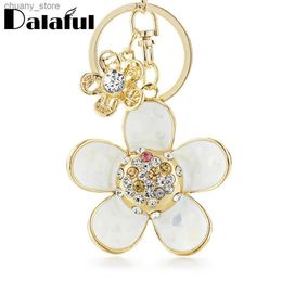 Keychains Lanyards Mooie nieuwheid Shell Bloemblaadjes Daisy Double Flower Floral Crystal Rhinestone Keyrings Key Chains Holder Women Keychains K245 Y240417