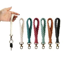 Keychains Lanyards Boho Style Macrame Woven Jackchain with homard à griffe de homard carreau de bracelet Coroutette Keychain Womens Accessory Q240521