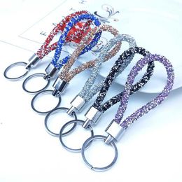 Keychains Lonyards colorés couleurs couleurs scintillantes cristal Pu en cuir corde porte-clés pour couples femmes hommes adorables sacs de voiture accessoires cadeaux clés de clés J240509